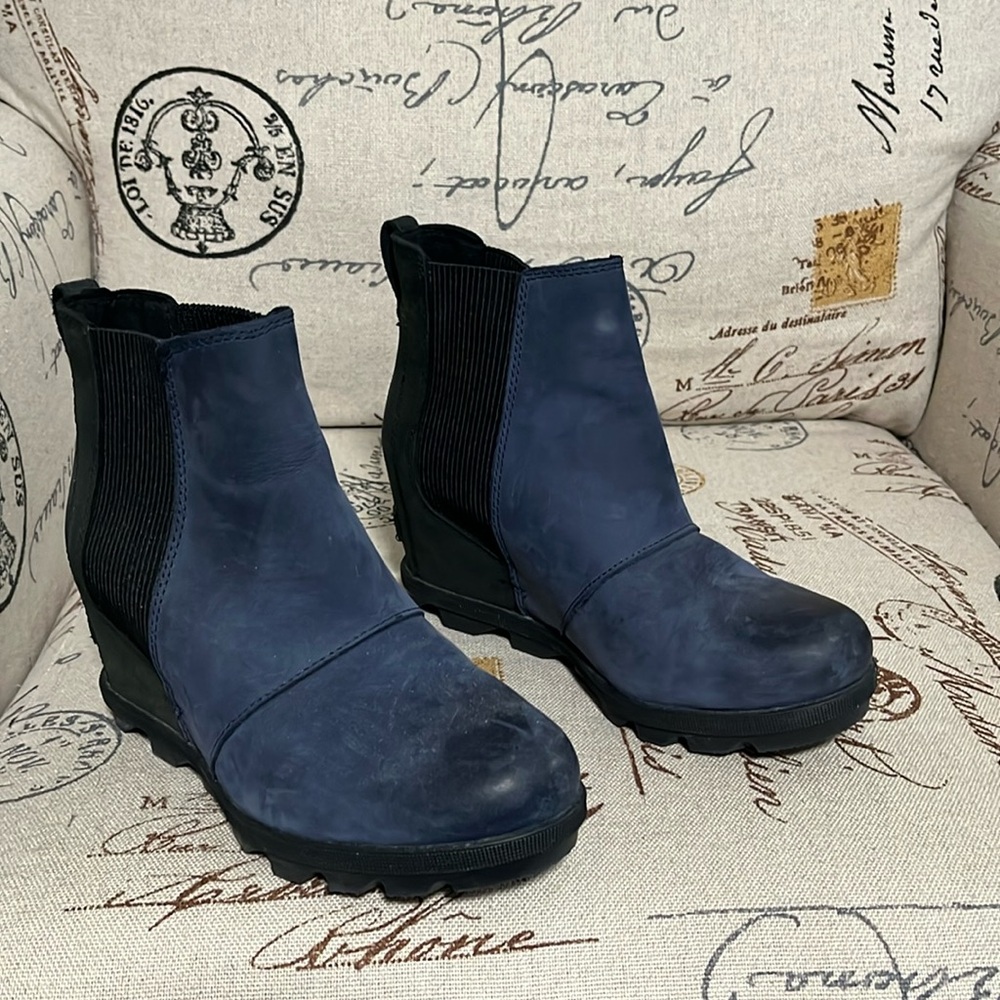 * EUC* Sorel Joan of Arctic Blue and Black Bootie